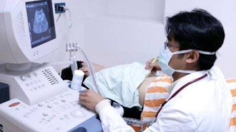 试管婴儿移植后为什么需要多次做B超？